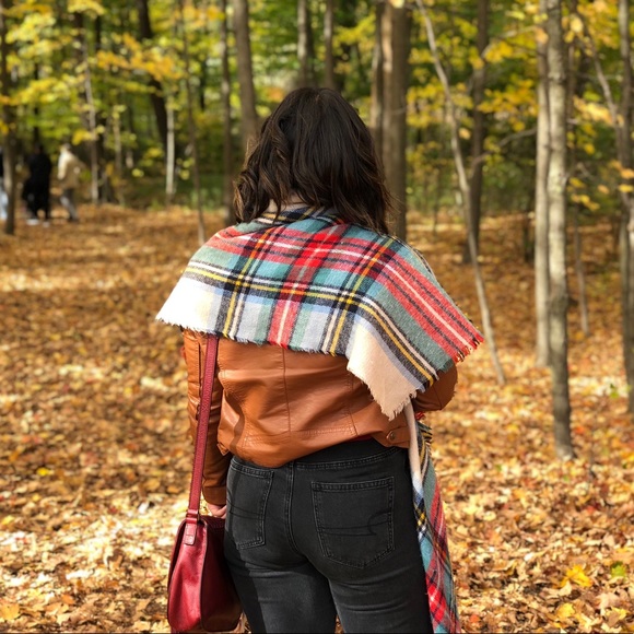 Meet your Posher, Danielle - Picture 1 of 1